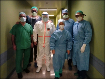 ΠΓΝΙ: Χειρουργείο σε ασθενή με θετικά τεστ κορονοϊού (pics)
