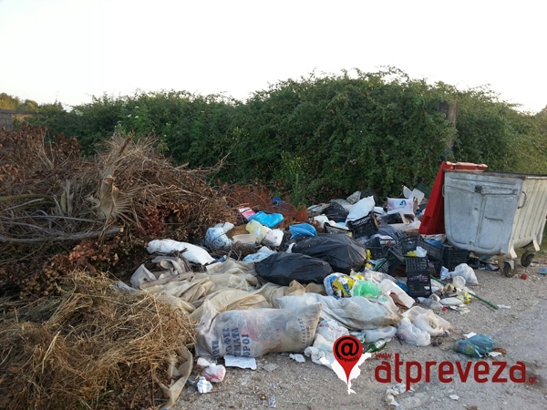 Καταγγελίες πολιτών για προβληματική κατάσταση με τα σκουπίδια στην Πρέβεζα