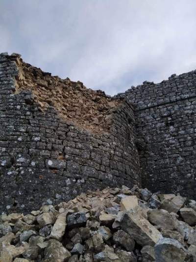 Ζημιές και στο κάστρο της Κιάφας (pics)