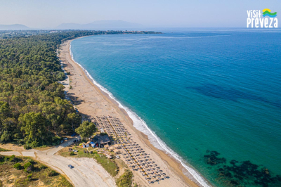 Εννιά γαλάζιες σημαίες το 2025 σε παραλίες του Νομού Πρέβεζας