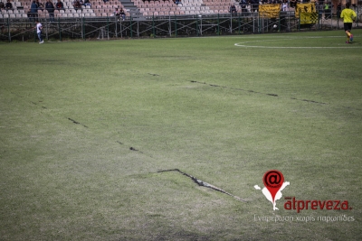 Κινείται επιτέλους ο Δήμος για τον άθλιο χλοοτάπητα στο γήπεδο της Πάργας