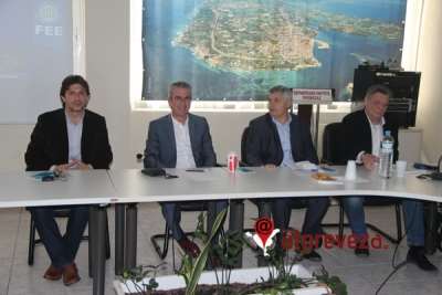 «Δε φτάνει να είσαι μόνο ντόπιος, αλλά να το αποδεικνύεις κιόλας...»