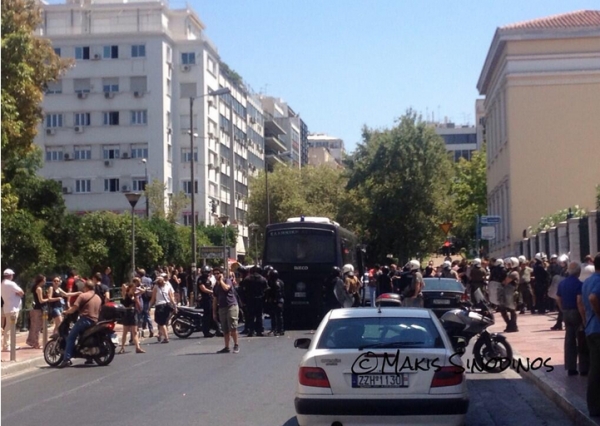 Επίθεση σε βουλευτές του ΣΥΡΙΖΑ-ΕΚΜ κατήγγειλε ο Κώστας Μπάρκας - Τι ανέφερε στο atpreveza