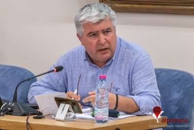 Ανάθεση Γεωργάκου “με το στόμα” σε εργολάβο για να μεταφέρει άμμο από την Καστροσυκιά στην Κυανή Ακτή