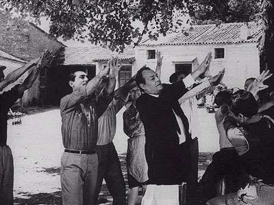Στις 8 Απριλίου 1990 διεξάγονται οι τρίτες κατά σειρά εκλογές μέσα σε ένα χρόνο