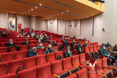 Ατάκες για “μούγκα”,“πολιτικό ανάστημα”, υπόνοιες για “non-paper” και διάθεση για επαναδιαπραγμάτευση της σύμβασης με το εργοστάσιο για τα απορρίμματα...