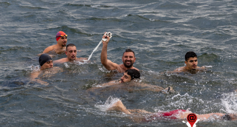Με λαμπρότητα γιορτάστηκαν τα Θεοφάνεια στην Πρέβεζα-Ο Κίμωνας Πουρναρόπουλος έπιασε το Σταυρό για 8η φορά (video)